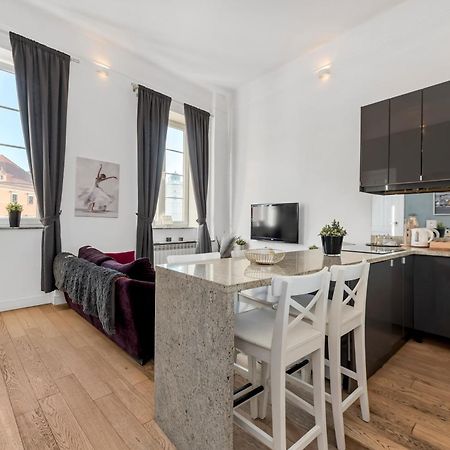 Amazing Apartment On Plac Zamkowy Warschau Exterior foto
